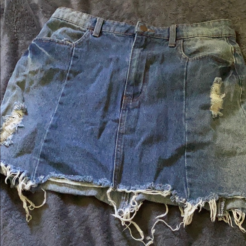 Forever 21 distressed denim skirt